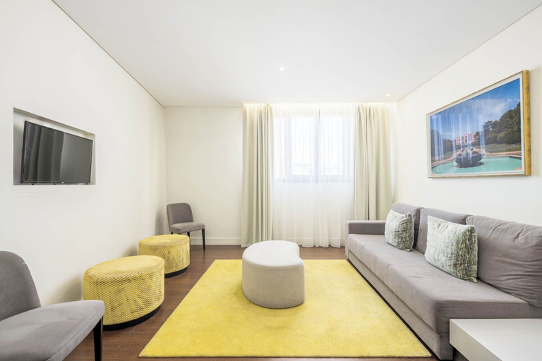 Living area 3, Aspasios Mercado Apartments, Porto