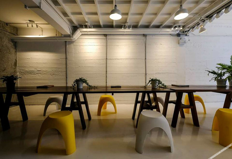 Food & Drinks 3, Pastelhouse hostel, Huai Kwang