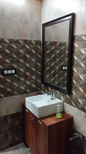Bathroom 2, PEARL RESIDENCY, Nainital