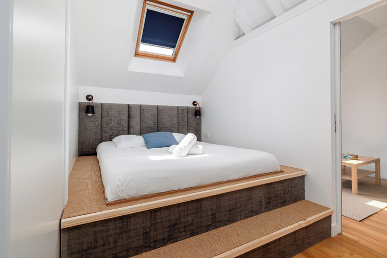 Bedroom 1, MAYA Appartements & Suites, Nièvre