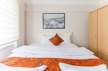 Others 5, Sultan Apartments, Fatih