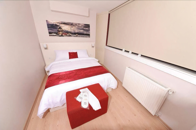 Others 4, Gazel Hotel, Zeytinburnu