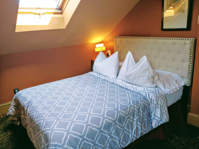 Bedroom 2, Bluebird Guesthouse, Multnomah