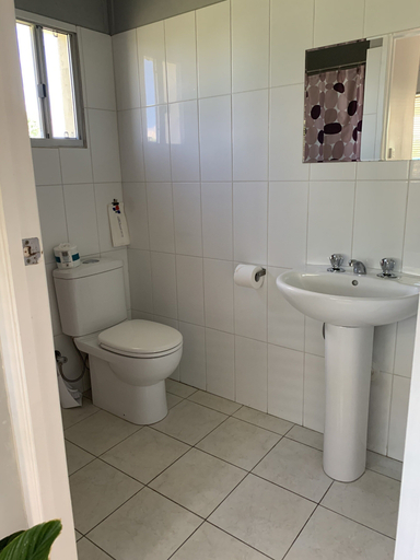 Bathroom 5, Hillview Motel, Charters Towers