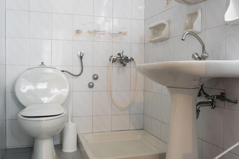 Bathroom 3, Golden Sun Kokkari, North Aegean