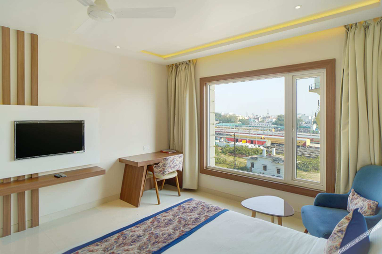 Others 3, Hotel Four Element, Varanasi