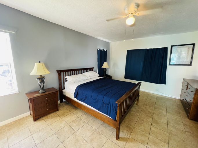 Others 5, The Charter House, Broward
