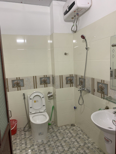 Bathroom 3, Nha Nghi Tung Long, Quảng Xương
