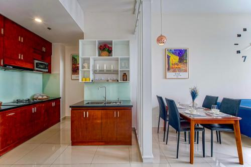 Others 4, Central Apartment - RiverGate Residence, District 4