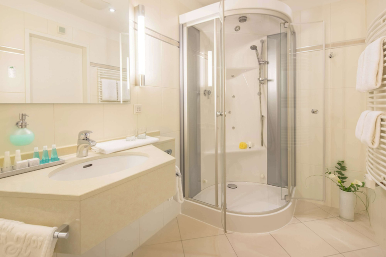 Bathroom 4, Essener Hof Sure Hotel Collection by Best Western, Essen