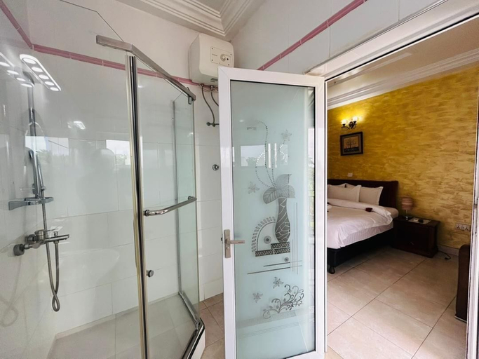 Bathroom 5, MJ Grand Hotel, Accra