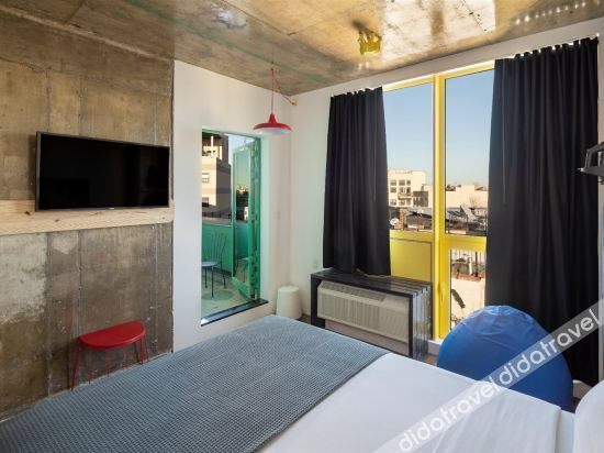 Others 4, Artel Hotel, New York