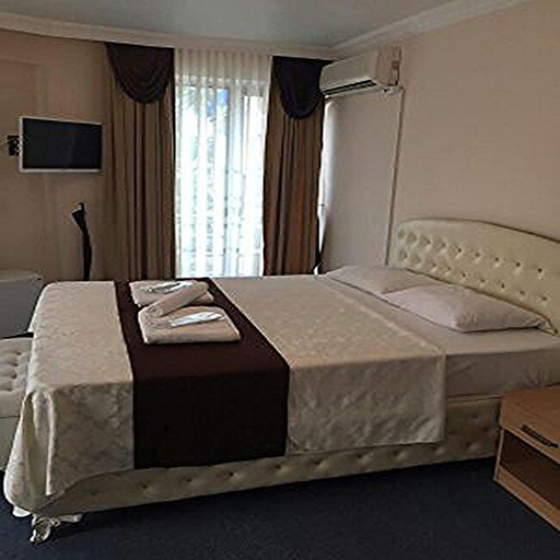Others 5, Ova Otel, Merkez