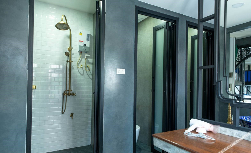 Others 2, Lynlan Hostel & Cafe, Hat Yai