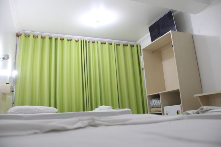 Bedroom 3, Oasis Chartouni Hotel, Blumenau