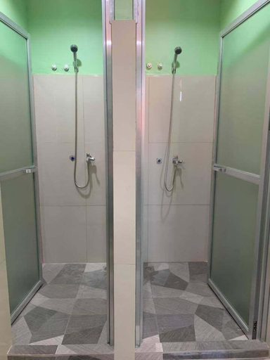 Bathroom 2, Katris Homes - Hostel, Tagbilaran City