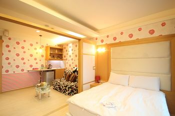 Others 2, 85 Childhood Suite, Kaohsiung