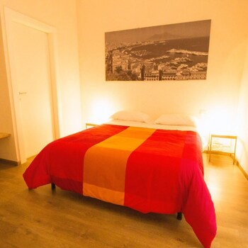 Others 5, B&B Monaciello, Napoli