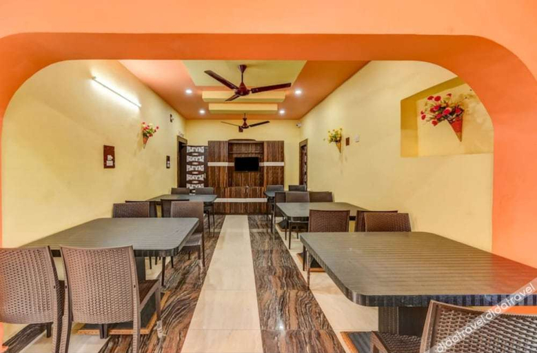 Food & Drinks 4, Goroomgo Moon CT Road Puri, Puri