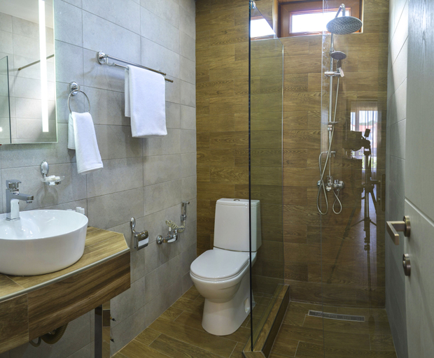 Bathroom 3, Hotel Livin, Tbilisi