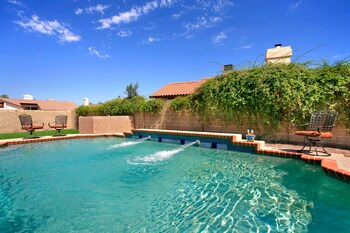 Others 4, Backyard Playground! Golf Sport Court & Hot Tub!, Maricopa