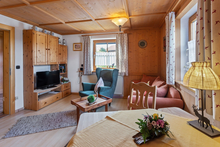 Others 5, Alpenapartment mit Garten, Ostallgäu