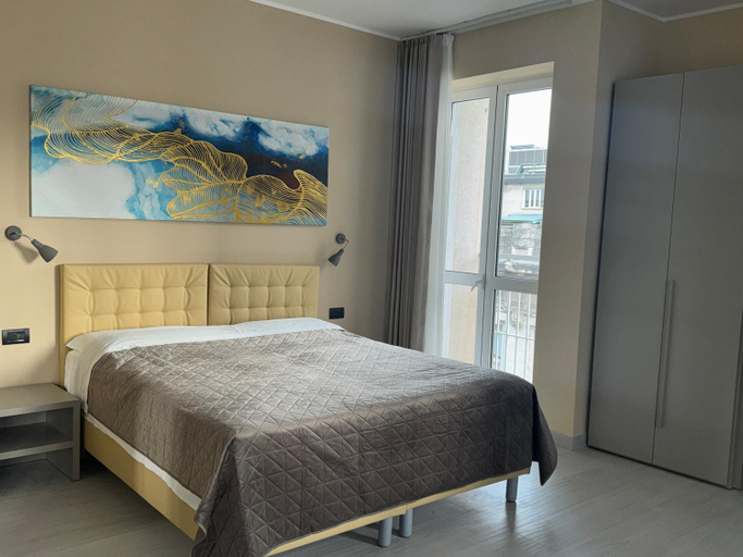 Bedroom 3, AT at Central Station, Milano