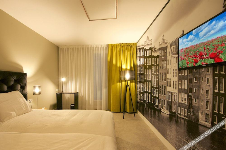 Bedroom 2, Camp-Inn Hotel, Amsterdam