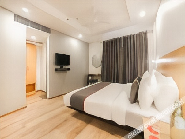 Others 5, FabHotel Prime Cloud 9, Gautam Buddha Nagar