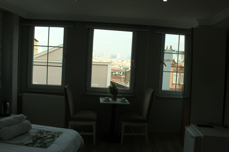 Others 2, Taxim Starlight Hotel, Beyoğlu