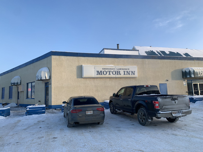 Exterior & Views, Sheridan Lawrence Inn, Division No. 17