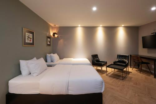 Others 4, Number25 Hotel Daechung, Jung