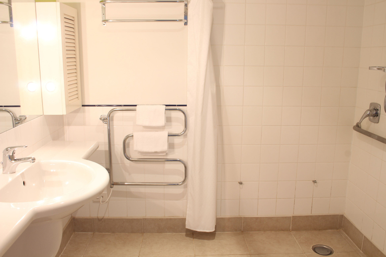 Bathroom 3, Bruce Waterfront Apartments, Christchurch