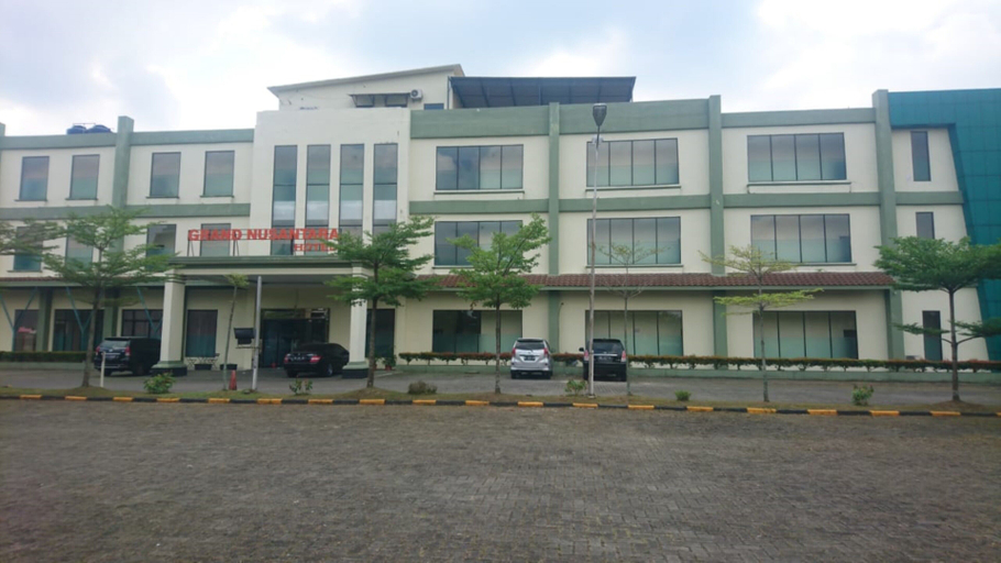 Exterior & Views, Hotel Grand Nusantara, Medan