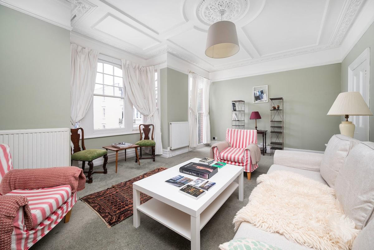 Others 2, Prime Parsons Green 5 Bed house | BeeMyGuest®, London