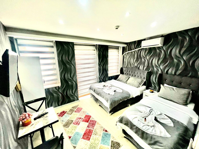 Others 3, taksım central hotel, Beyoğlu