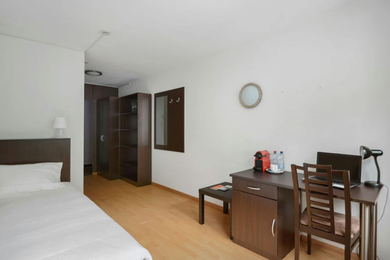 Bedroom 3, Neuchatel City Hotel, Neuchâtel