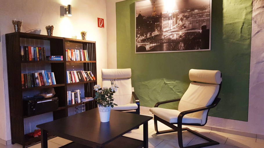 Others 4, Hotel Pastis, Mayen-Koblenz