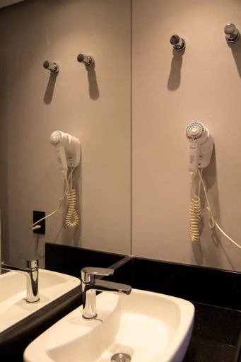 Bathroom 5, BEN - Bienal First Class By Anora Spaces, São Paulo