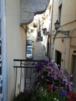 Others 3, Inn Alta Marea, Salerno