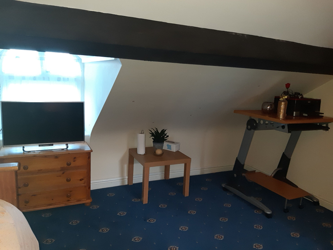 Room 4, Phoenix Guest House, Cumbria