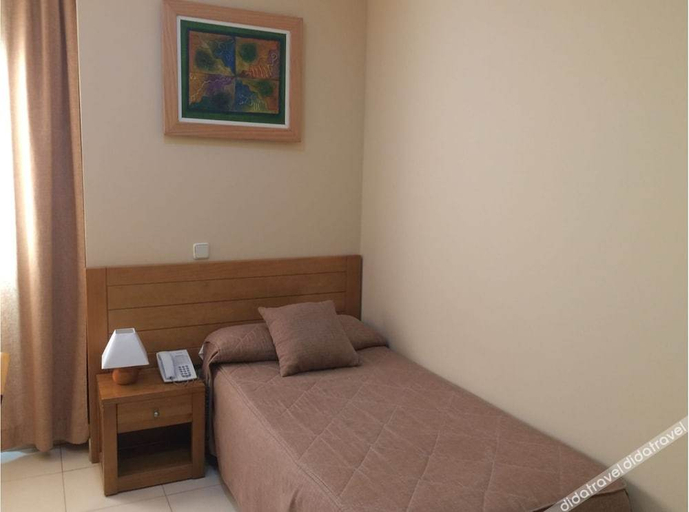 Others 4, Hostal Aeropuerto, Madrid