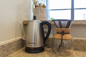 Others 3, TrustBnB, Philadelphia