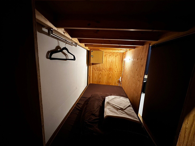 Bedroom 4, Tokyo Guesthouse HIVE, Chiyoda