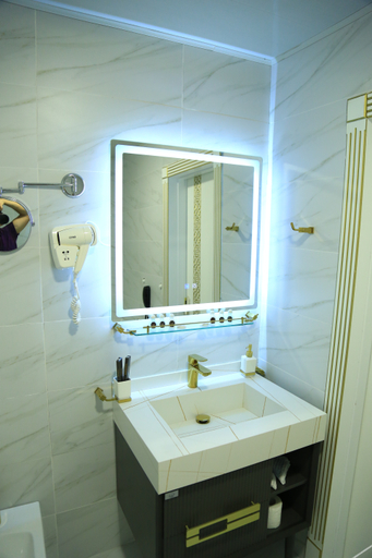 Bathroom 4, Turon City Plaza, Buxoro