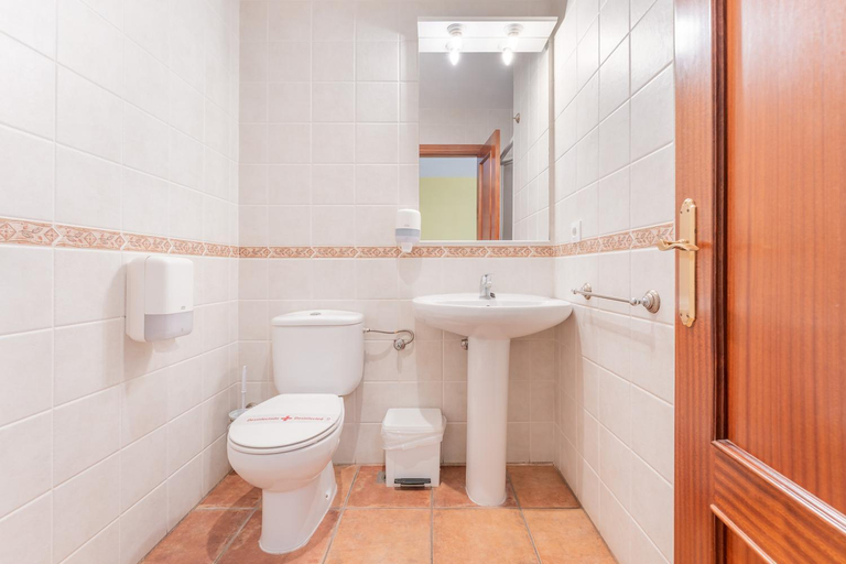 Bathroom 5, Hotel El Horno, Teruel
