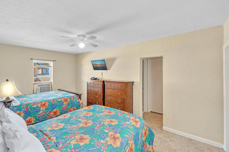 Others 4, The Charter House, Broward