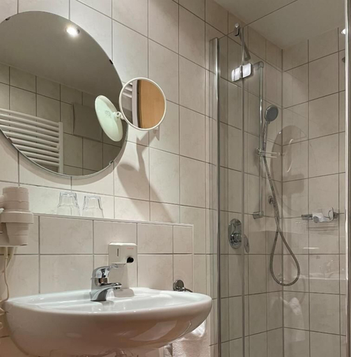 Bathroom 4, Hotel Garni Bettina, Günzburg