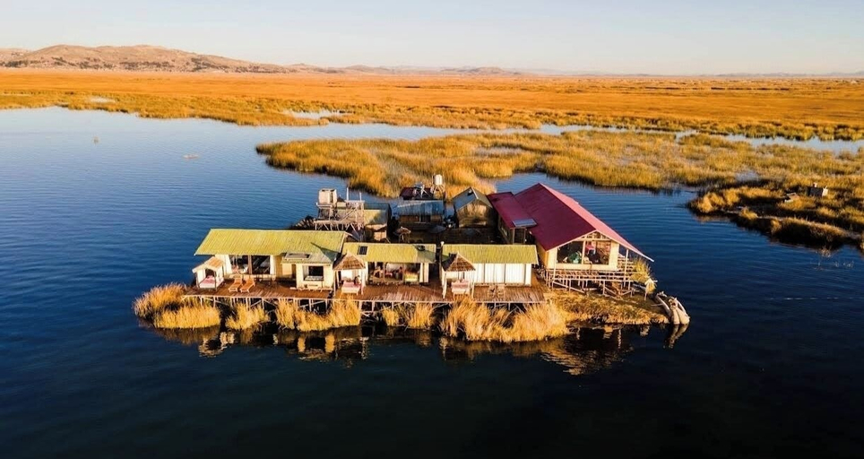 Front of property 3, uros killa lodge, Lago Titicaca