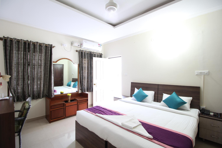 Bedroom 5, White Feather Hotel, Bangalore